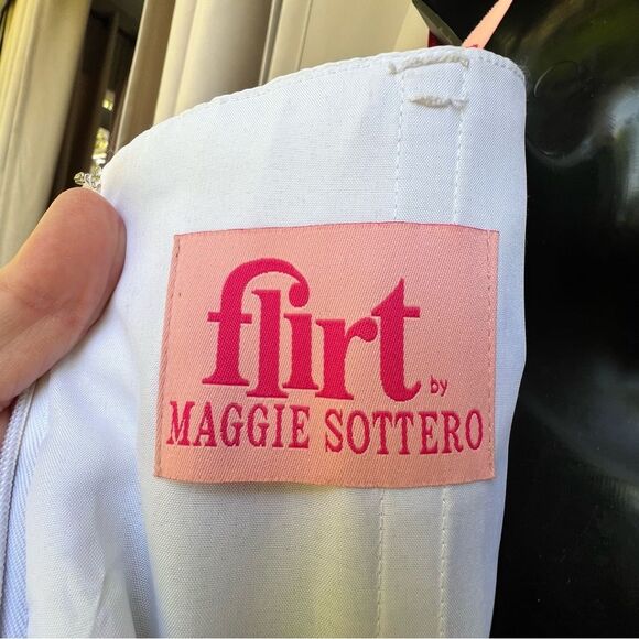 Flirt by Maggie Sottero NWT formal dress 🔥 white and gold beaded bodice 🔥 SZ 6 - Picture 8 of 12